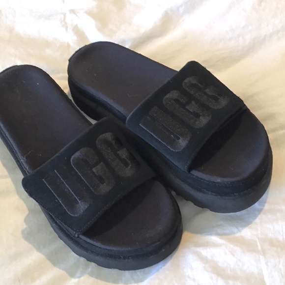 UGG Laton Black Slides - Picture 2 of 6